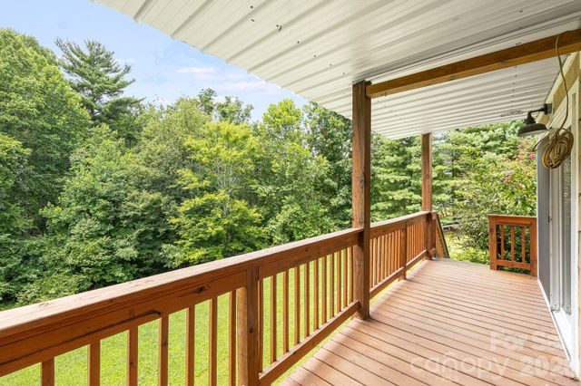 6 Arrowhead Lane, Weaverville, NC 28787