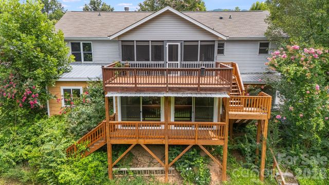 6 Arrowhead Lane, Weaverville, NC 28787