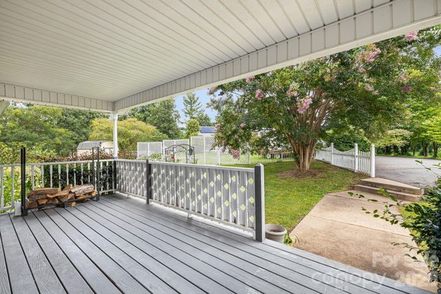 6 Arrowhead Lane, Weaverville, NC 28787