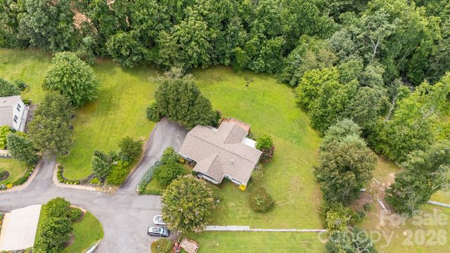 6 Arrowhead Lane, Weaverville, NC 28787