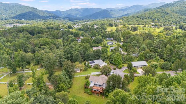 6 Arrowhead Lane, Weaverville, NC 28787