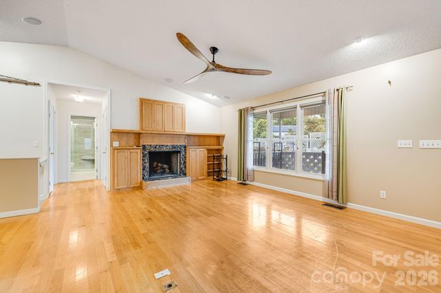6 Arrowhead Lane, Weaverville, NC 28787