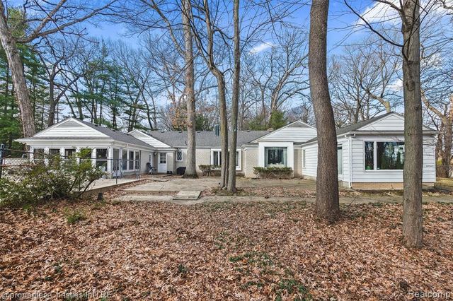 870 Highwood Drive, Bloomfield Hills, MI 48304