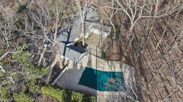 870 Highwood Drive, Bloomfield Hills, MI 48304