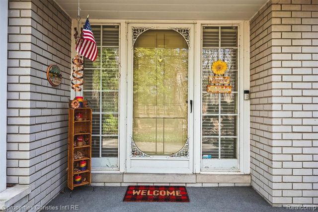 870 Highwood Drive, Bloomfield Hills, MI 48304