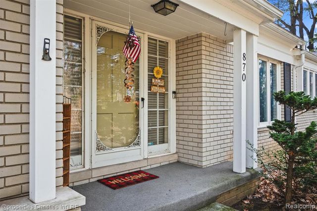 870 Highwood Drive, Bloomfield Hills, MI 48304