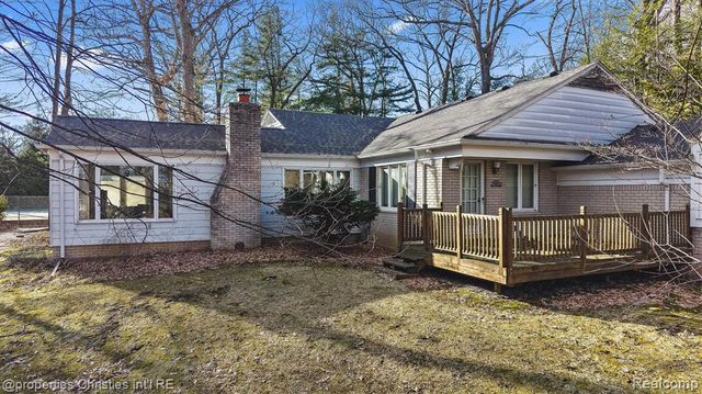 870 Highwood Drive, Bloomfield Hills, MI 48304