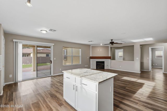 13653 E Oxmoor Valley Drive, Vail, AZ 85641