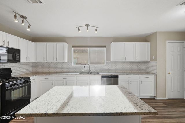 13653 E Oxmoor Valley Drive, Vail, AZ 85641