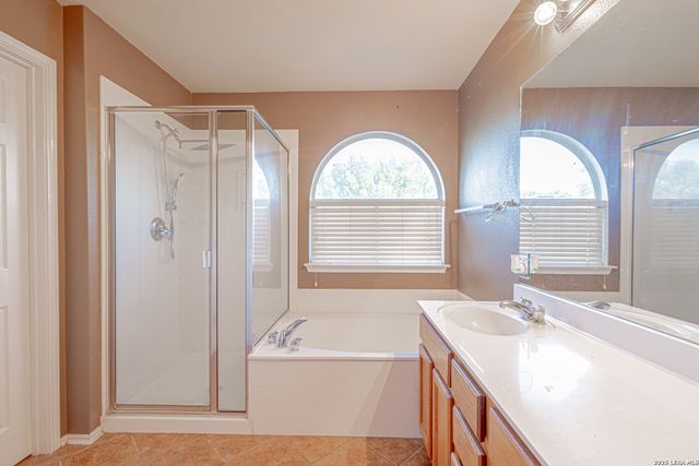 4014 BUR OAK PATH, San Antonio, TX 78223