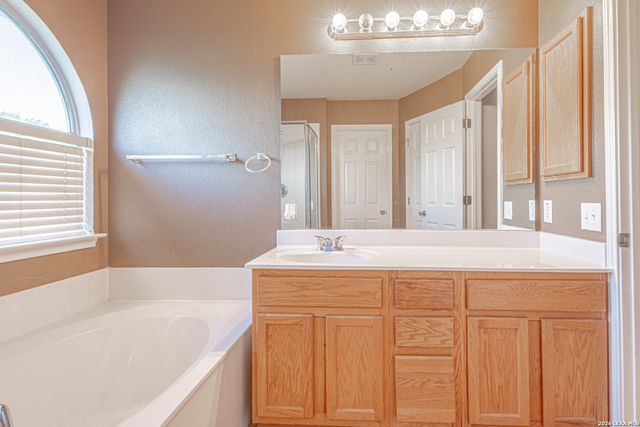 4014 BUR OAK PATH, San Antonio, TX 78223