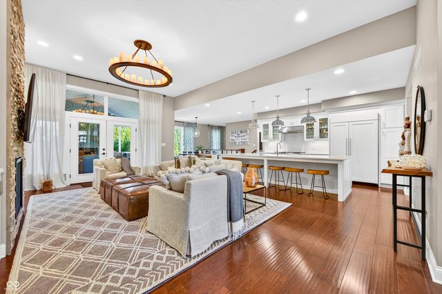 1714 Deer Creek Way, Columbus, IN 47201