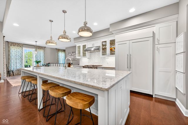 1714 Deer Creek Way, Columbus, IN 47201
