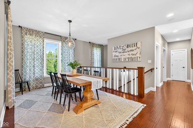 1714 Deer Creek Way, Columbus, IN 47201