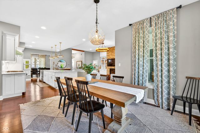 1714 Deer Creek Way, Columbus, IN 47201