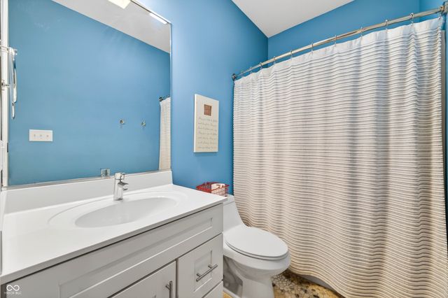 1714 Deer Creek Way, Columbus, IN 47201