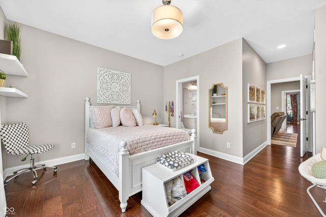 1714 Deer Creek Way, Columbus, IN 47201