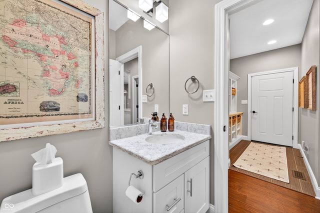 1714 Deer Creek Way, Columbus, IN 47201