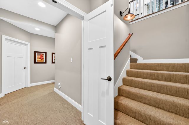 1714 Deer Creek Way, Columbus, IN 47201