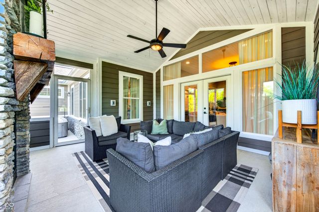 1714 Deer Creek Way, Columbus, IN 47201
