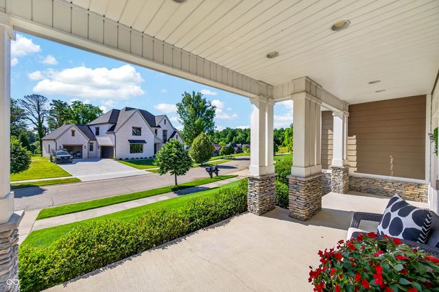 1714 Deer Creek Way, Columbus, IN 47201