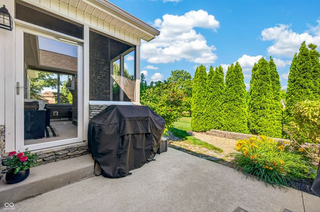 1714 Deer Creek Way, Columbus, IN 47201