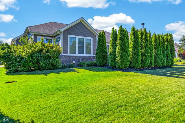 1714 Deer Creek Way, Columbus, IN 47201