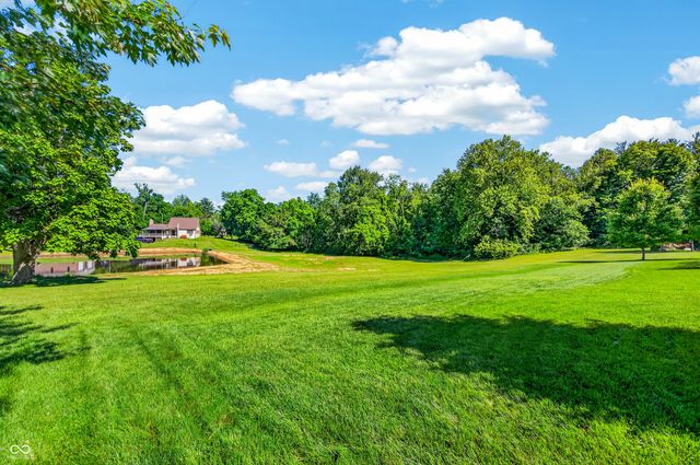 1714 Deer Creek Way, Columbus, IN 47201