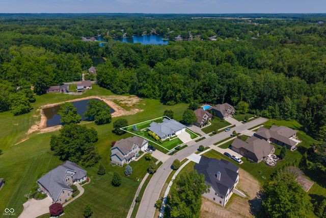 1714 Deer Creek Way, Columbus, IN 47201