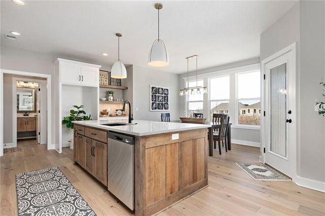 17415 W 164th Terrace, Olathe, KS 66062