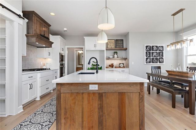 17415 W 164th Terrace, Olathe, KS 66062