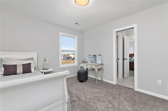 17415 W 164th Terrace, Olathe, KS 66062