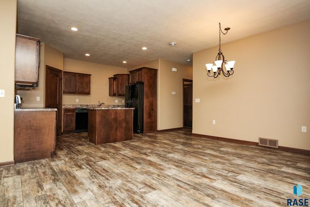 6400 S Keller Cir, Sioux Falls, SD 57108