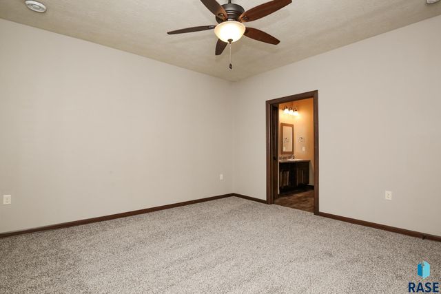 6400 S Keller Cir, Sioux Falls, SD 57108