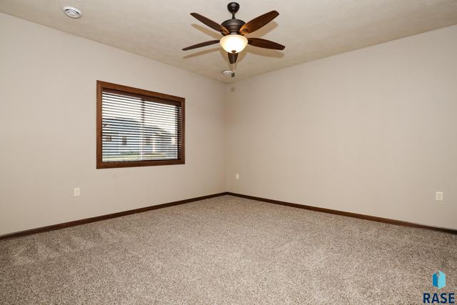 6400 S Keller Cir, Sioux Falls, SD 57108
