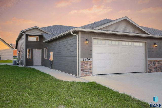 6400 S Keller Cir, Sioux Falls, SD 57108