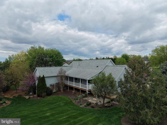 7142 FAIRWAY DRIVE S, Fayetteville, PA 17222