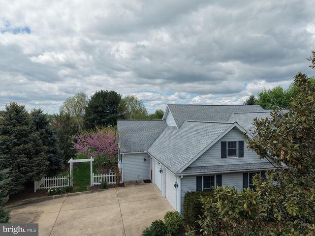 7142 FAIRWAY DRIVE S, Fayetteville, PA 17222