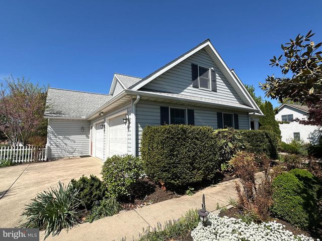 7142 FAIRWAY DRIVE S, Fayetteville, PA 17222