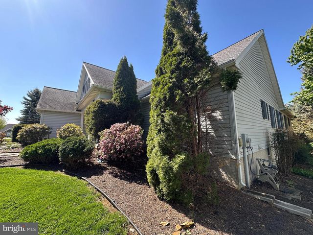 7142 FAIRWAY DRIVE S, Fayetteville, PA 17222
