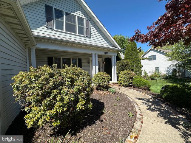 7142 FAIRWAY DRIVE S, Fayetteville, PA 17222