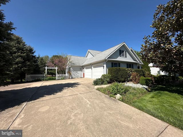 7142 FAIRWAY DRIVE S, Fayetteville, PA 17222