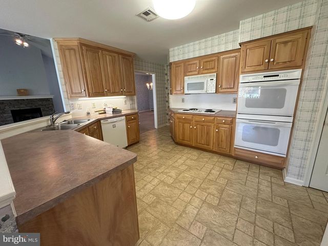 7142 FAIRWAY DRIVE S, Fayetteville, PA 17222