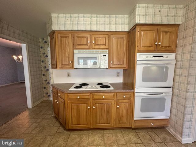 7142 FAIRWAY DRIVE S, Fayetteville, PA 17222