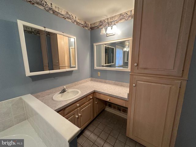 7142 FAIRWAY DRIVE S, Fayetteville, PA 17222