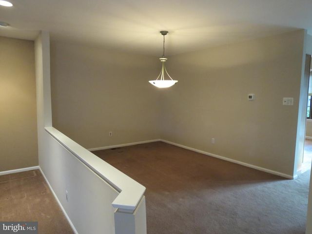 32 CROFTON CMNS, Cherry Hill, NJ 08034