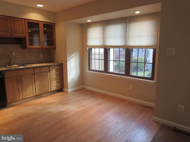 32 CROFTON CMNS, Cherry Hill, NJ 08034