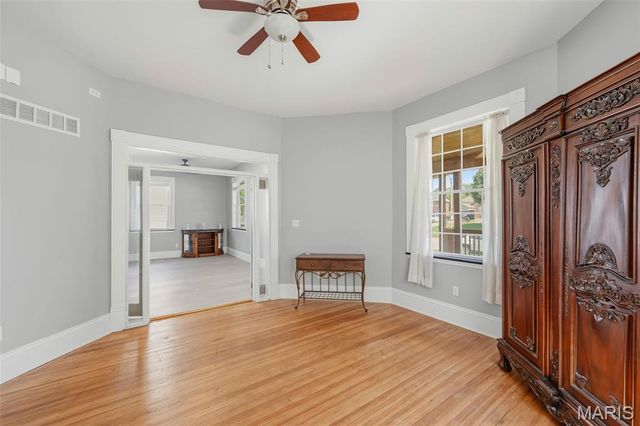 5830 Clemens Avenue, St Louis, MO 63112