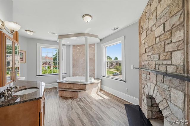 5830 Clemens Avenue, St Louis, MO 63112