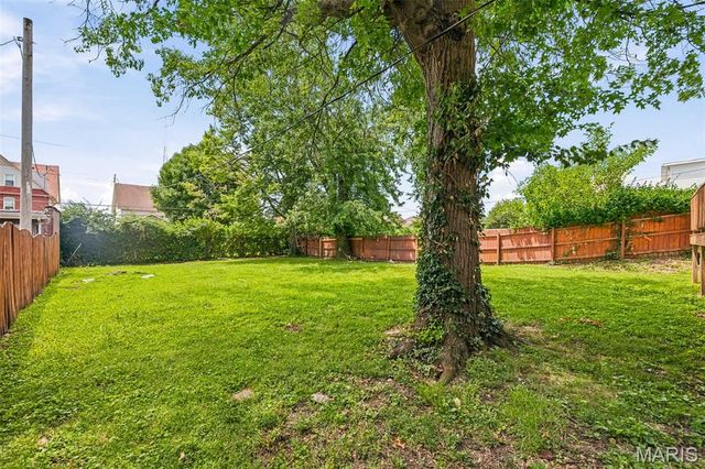 5830 Clemens Avenue, St Louis, MO 63112